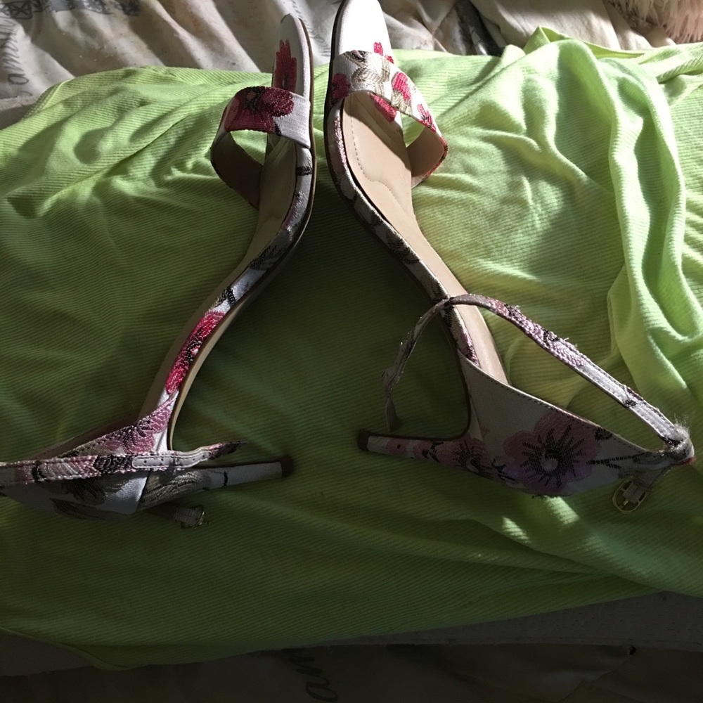 ladies strap heels - Picture 3 of 3